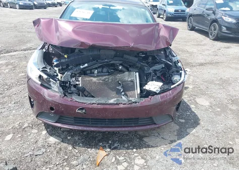 2018 Kia Forte Lx z USA, uszkodzony, nr VIN 3KPFK4A77JE217321